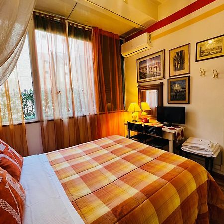 Tre Gigli A Firenze, 5 Minutes From Station, Via Palazzuolo 55 Bed & Breakfast Exterior photo