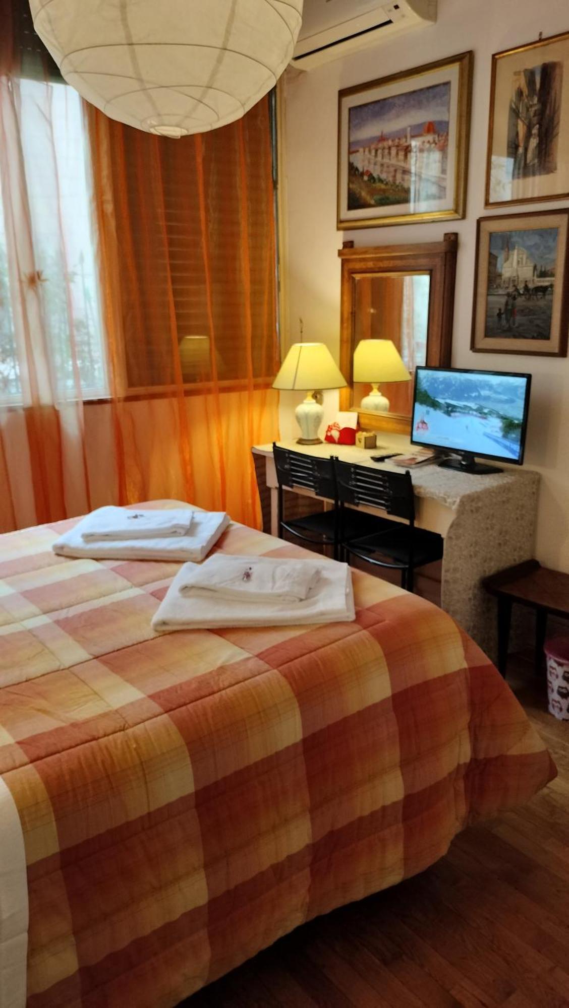 Tre Gigli A Firenze, 5 Minutes From Station, Via Palazzuolo 55 Bed & Breakfast Room photo