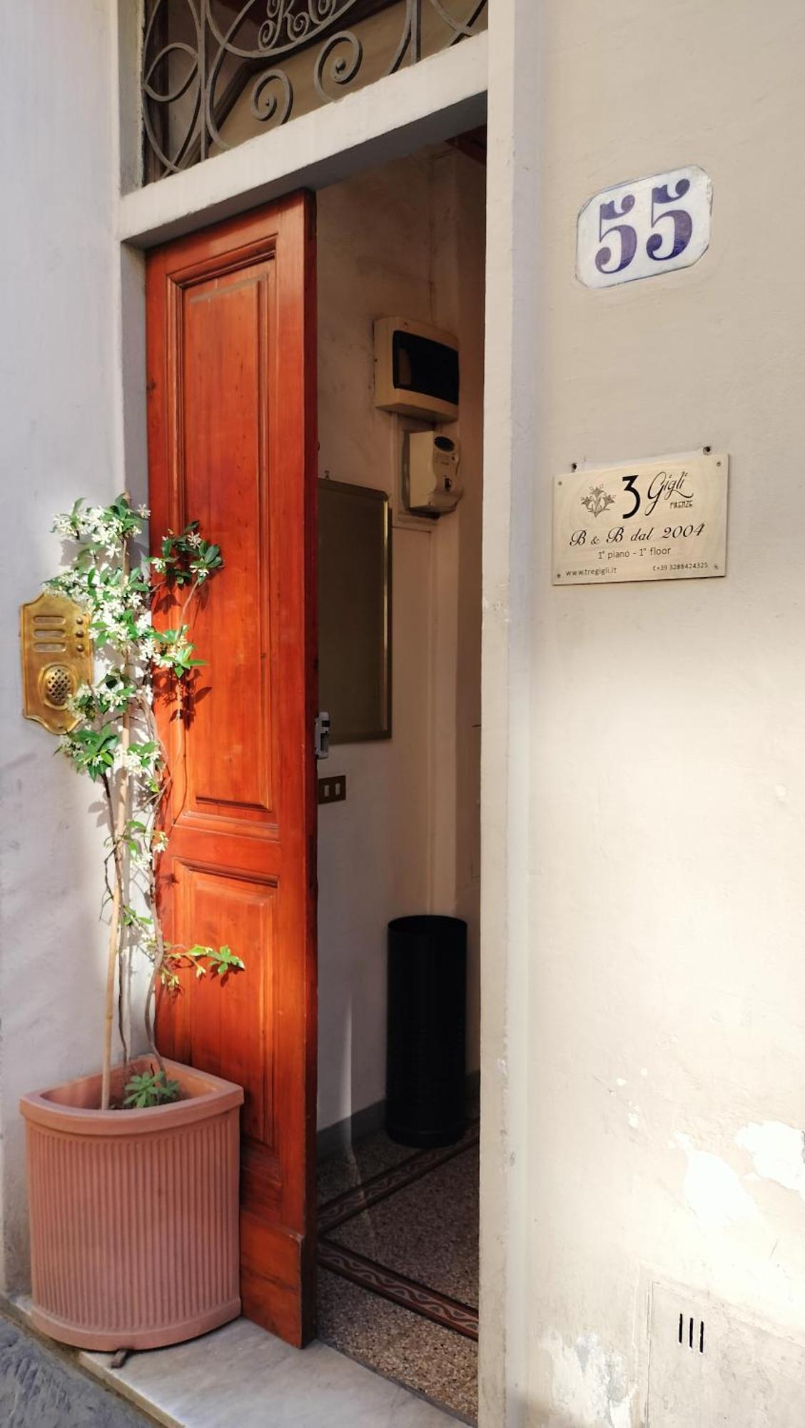 Tre Gigli A Firenze, 5 Minutes From Station, Via Palazzuolo 55 Bed & Breakfast Exterior photo