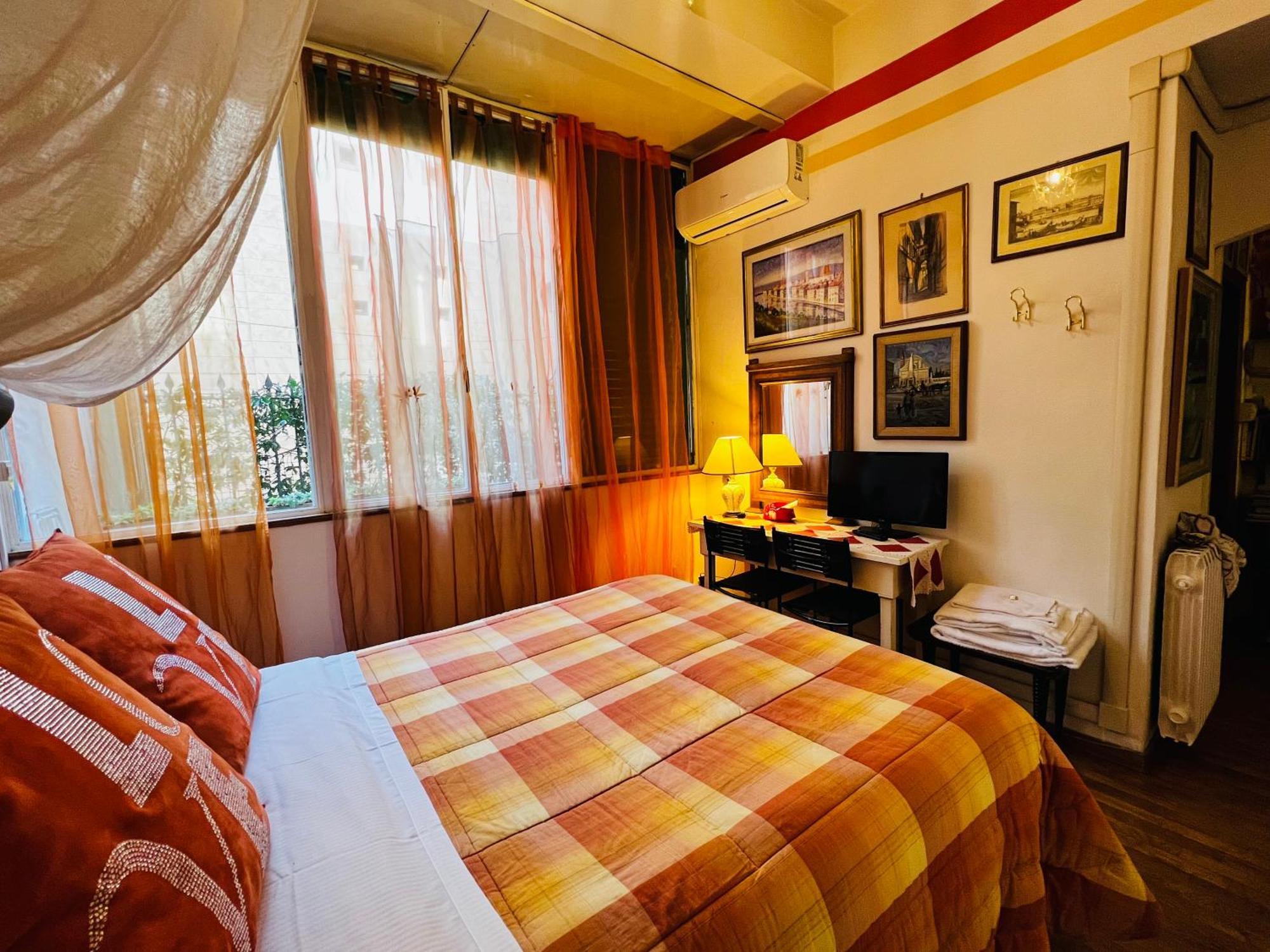 Tre Gigli A Firenze, 5 Minutes From Station, Via Palazzuolo 55 Bed & Breakfast Exterior photo