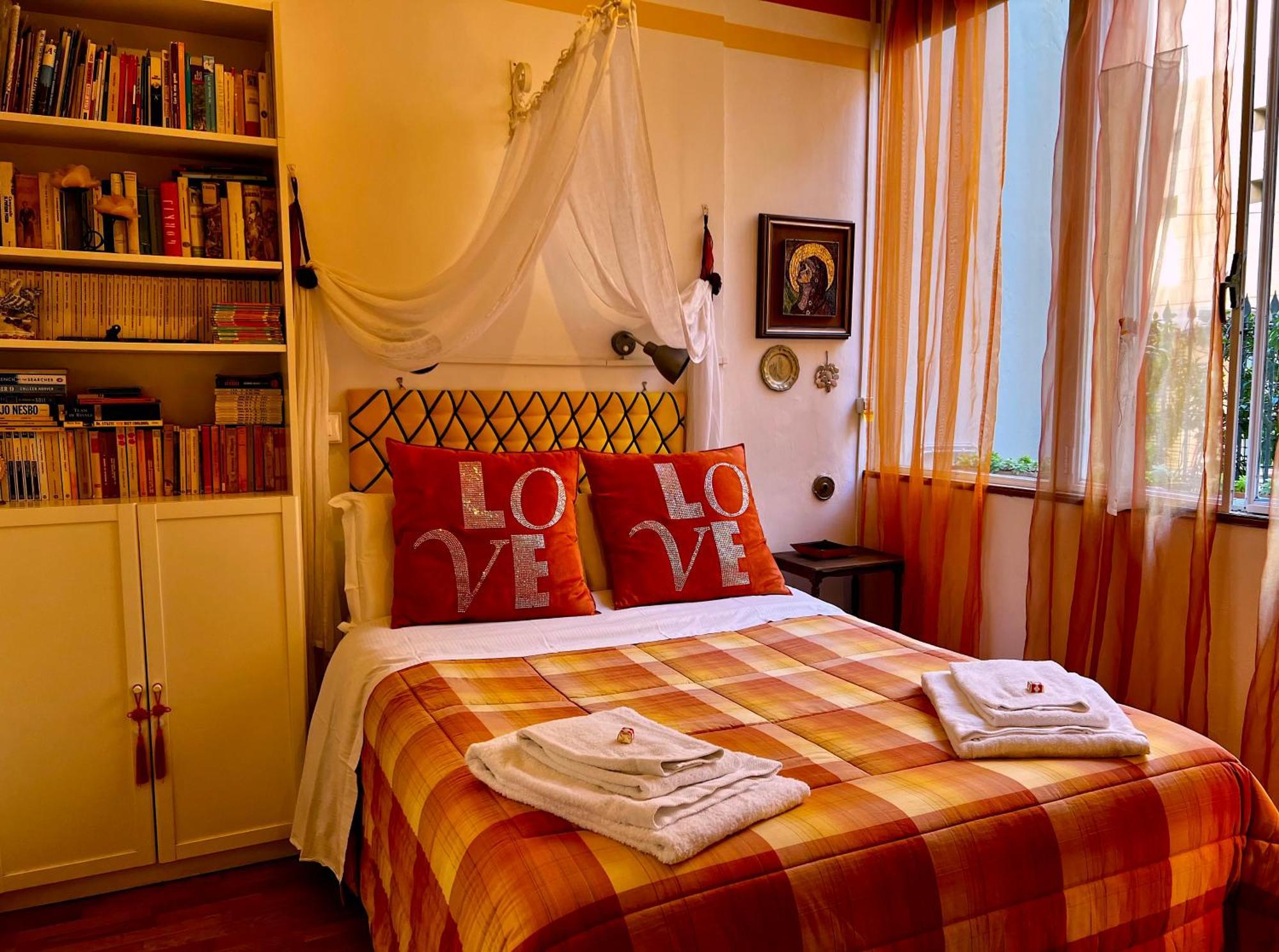 Tre Gigli A Firenze, 5 Minutes From Station, Via Palazzuolo 55 Bed & Breakfast Exterior photo
